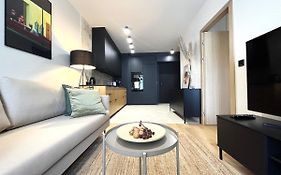 Wyszynskiego Apartment - Self Check-In 20H - Parking &Lift